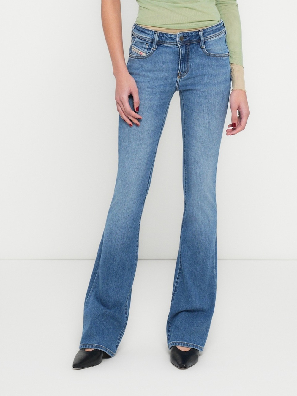 NWT Diesel 1969 D-Ebbey Low-Rise Bootcut Jeans 27